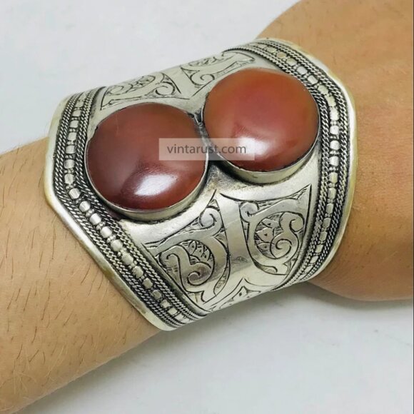 Single Boho Carnelian Stone Cuff: Antique Kuchi Tribal Bracelet - Picture 1 of 15